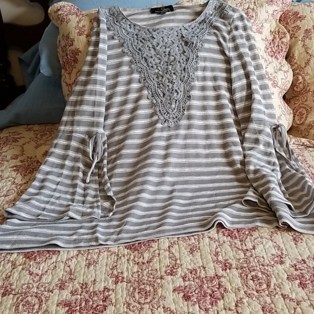 Crochet trim top